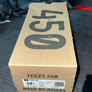 Brand New Yeezy 450 Grey Size 10.5